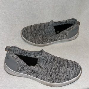 Apana women's heather gray and white slip on sneakers size 7